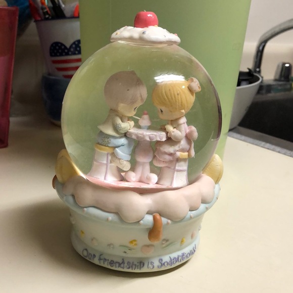 Precious moments musical snowglobe